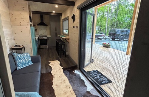 Algoma District Cabin | BRAND NEW - Intimate tiny cabin in Algoma!