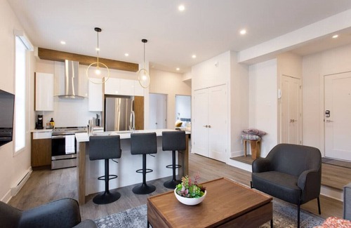 Mile End Apartment | Brand New Light filled Mile End Flat by Denstays