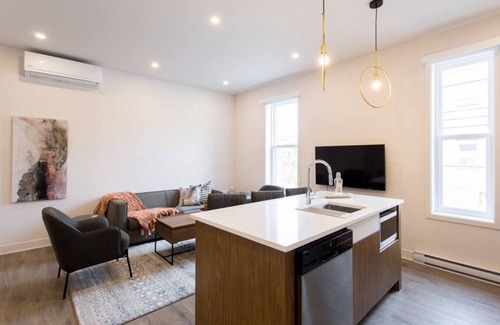 Mile End Apartment | Brand New Light filled Mile End Flat by Denstays