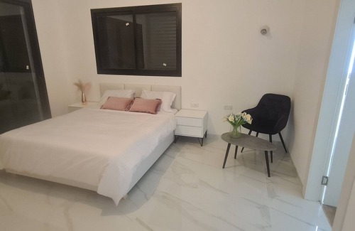 Bror Hayil Villa | Brand new Luxurious Villa + Pool - 20 min from the beach!