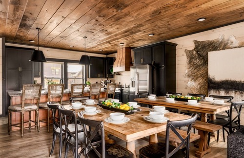 Sevierville Cabin | Brand New Luxury Cabin | Water Park, Pool, Theater, Arcade & Hot Tub - $500 OFF!