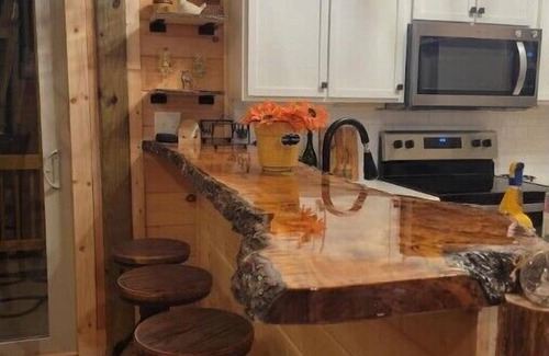 Rutherfordton Cabin | Brand New Luxury Cabin 5 minutes to TIECn