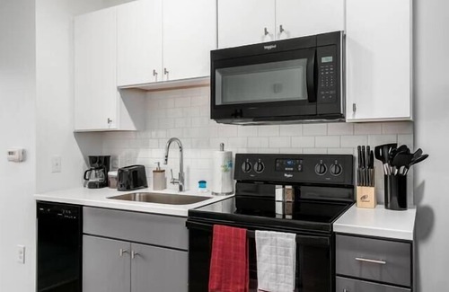 Livingston Park House | *BRAND NEW* MODERN 1BR APT IN DOWNTOWN COL l +GYM