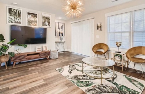 Gastonia House | Brand New Modern Escapade