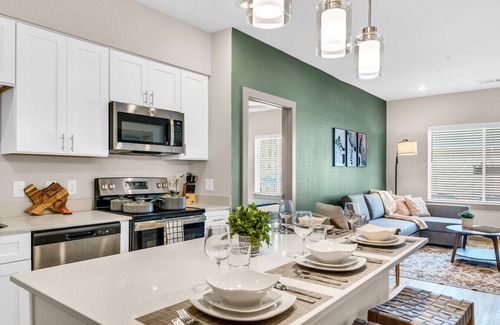 Lacy-Lakeview Apartment | Brand New, Pool, Gym, Mins to DT Waco, BU | TZ1