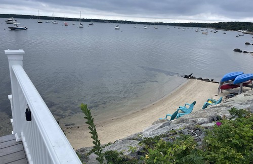 Monomoscoy Island House | Brand new private beachfront home in Mashpee on Waquoit Bay