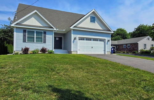 Westerly House | Brand new & private in charming beach town. Central to beaches, casinos, Mystic!