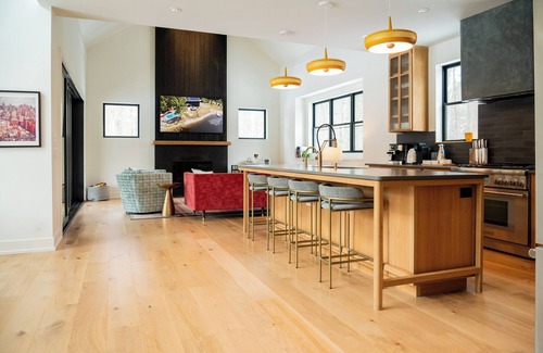 Fennville House | Brand new Secluded 5 Bedroom 5.5 bath house with pool in Saugatuck
