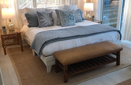 William's Town Villa | BRAND NEW* Silver Palms Retreat, Heated POOL, Deck Oasis,Tropic of Cancer Beach