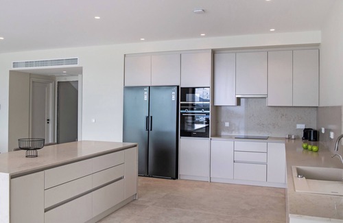Perigiali Villa | Brand new Spacious 6 bedroom villa with stunning view, close to beach.