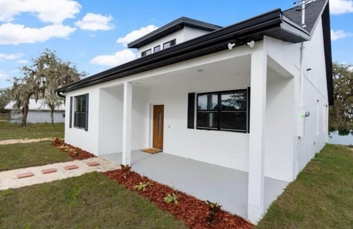 Nalcrest House | Brand New Spring Fed Lake Front Home