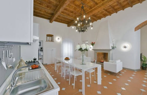 San Lorenzo Apartment | Brand New Stylish and Spacious 3 BR 3 BTH Apt w/made in Italy Furniture