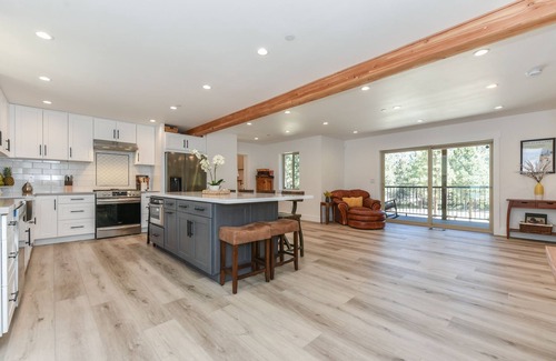 Big Bear Ski Chalet | Brand New Stylish Chalet Fire Pit Duplex