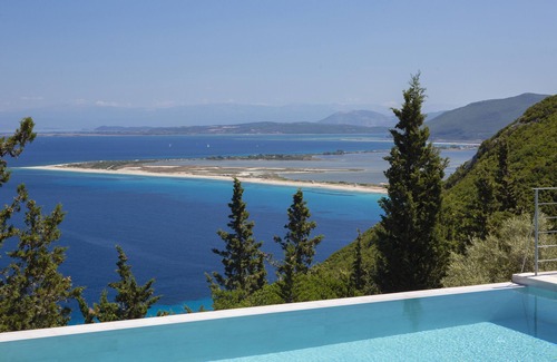 Tsoukaladhes Villa | Brand New Villa Ionion Theasis Kallisti w/t endless sea view & private pool