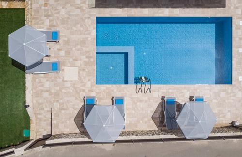 Agia Villa | Brand view villa with walking distance to the beach