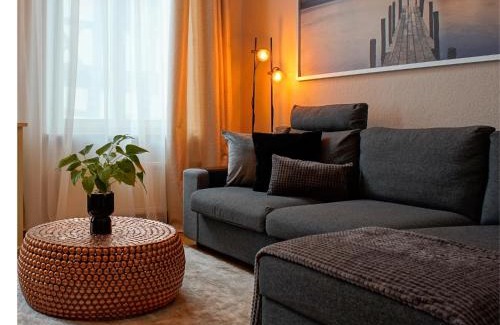 Lutherstadt Wittenberg Apartment | Brandneu - Fewo Sweethome mitten in Lutherstadt Wittenberg - ruhige Seitenstraße - eigener Parkplatz - Einkaufen, Restaurants & Schlosskirche 2 Min zu Fuß - Waschmaschine - Smart-TV - vollausgestattet