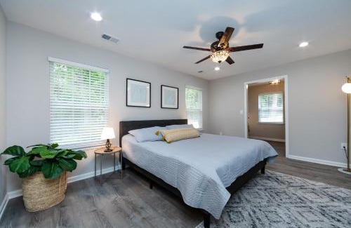 Lincoln Heights House | Brandnew Spacious 4 BR House minutes to Uptown Charlotte