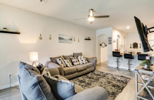 Seffner Community Alliance House | Brandon Duplex with Screened-In Porch and Pool Table!