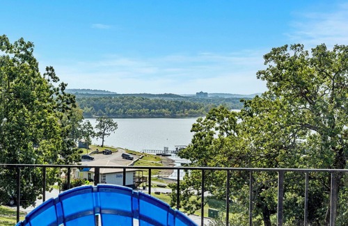 Indian Point Condo | Branson Fun- Lakeview Suite w/2 Queens & Resort Perks!