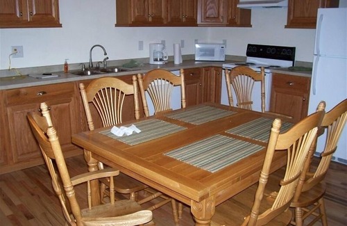Brasstown Cabin | Brasstown Creek House-3 Mi. from John C. Campbell Folk School