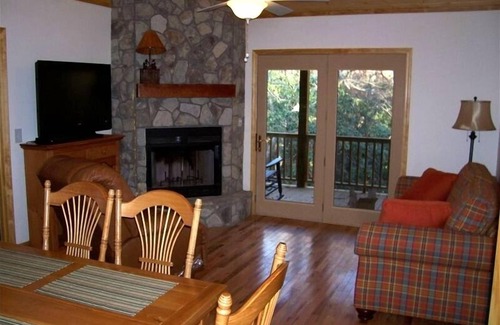 Brasstown Cabin | Brasstown Creek House-3 Mi. from John C. Campbell Folk School