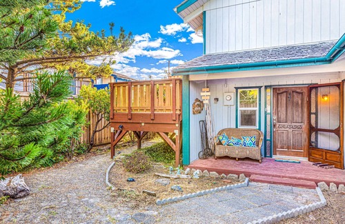Copalis Beach House | Brathouse By The Sea - Easy Access to the Pacific