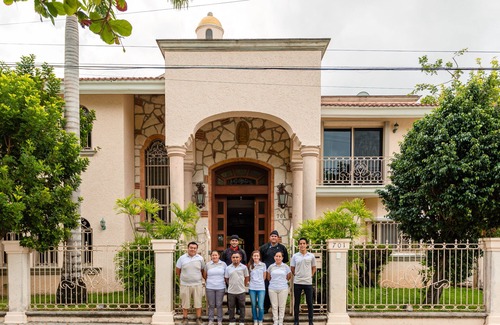 Colonia Centro House | Breakfast Included w/pool 5rooms/5bath for 15