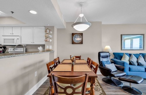 Myrtle Beach Condo | Breathtaking 2BR Condo w Floor-to-Ceiling Windows Overlooking Ocean