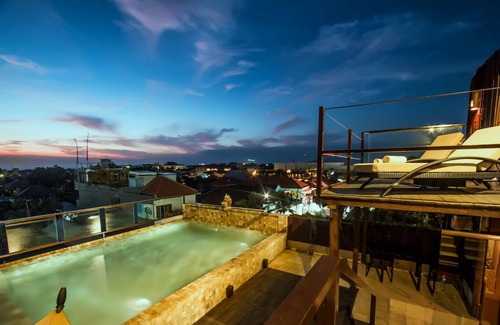 Laksmana Villa | Breathtaking 2BR Villa In Central Seminyak! - 8Min Walk To Seminyak Beach W/Pool