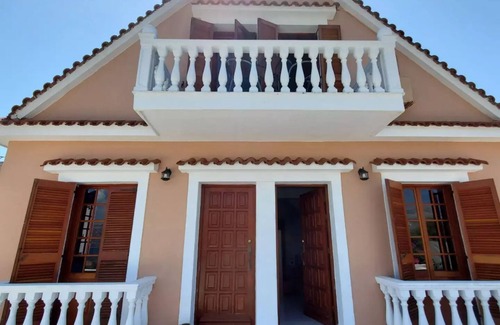 Paliki Villa | Breathtaking Bay and Mountain View Family Villa
