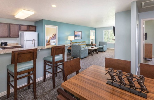Midway Resort | Breathtaking in all directions!