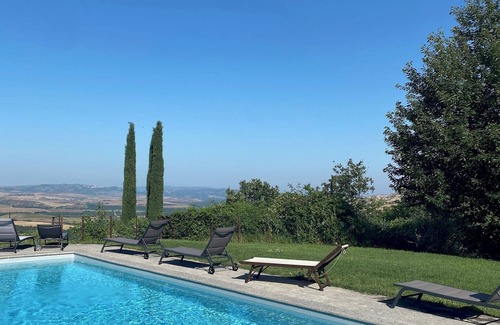 Chianciano Terme House | Breathtaking sunsets from a peaceful farmhouse with swimming pool in Val d'Orcia