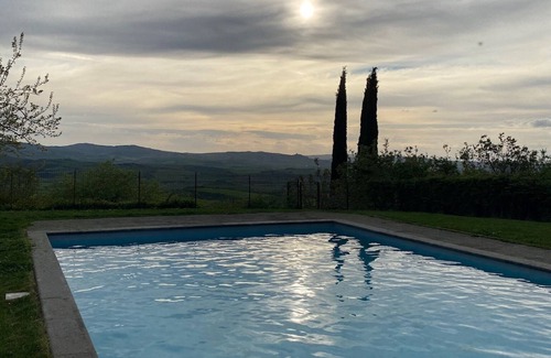 Chianciano Terme House | Breathtaking sunsets from a peaceful farmhouse with swimming pool in Val d'Orcia