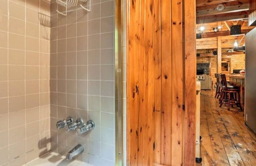 Long Eddy House | Breathtaking Long Eddy Cabin! Delaware River Fishing Access Right Down the Road!