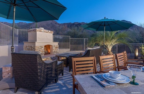 North Scottsdale House | Breathtaking Mountain Views from Sophisticated Desert Contemporary Home