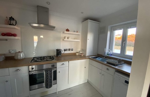 Freshwater Bay Apartment | Breathtaking Ocean Views, Luxury Beachside Apartment, Freshwater Bay - AONB
