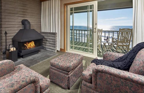 San Simeon Hotel | Breathtaking Ocean Views | Premium King w/Beach Access & Fire Pits