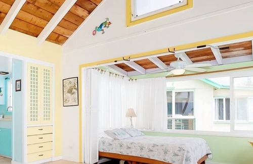 Punaluu Cottage | Breathtaking Ocean Views Beach Cottage