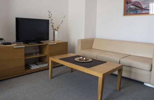 Niksic Apartment | Breathtaking One-Bedroom Ap in Hotel Vukov Most