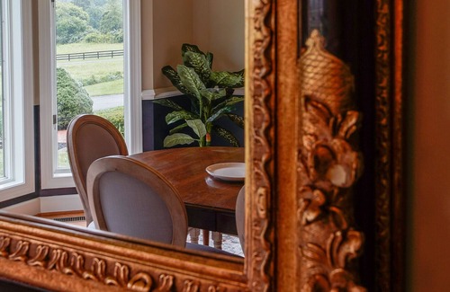 Round Hill House | Breathtaking private retreat near Est. Wineries & Breweries