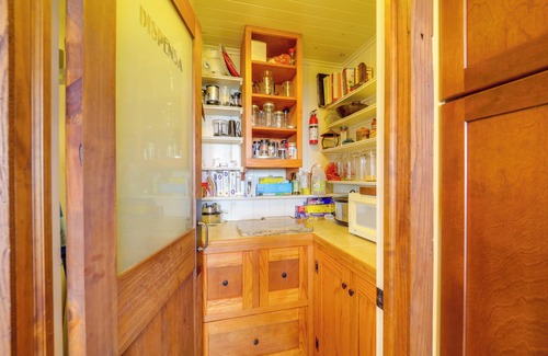Little Switzerland Cabin | Breathtaking Scenery: Cabin in Little Switzerland!