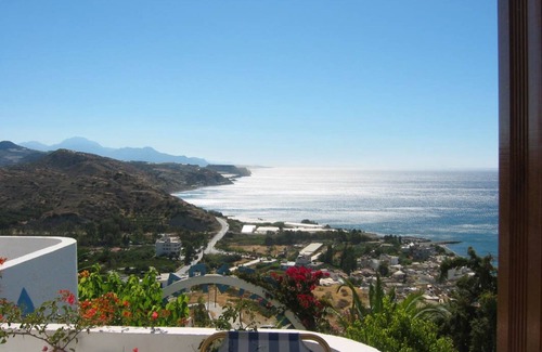 Myrtos Apartment | Breathtaking sea view, FENG SHUI, rest, quiet, winter vacation Crete