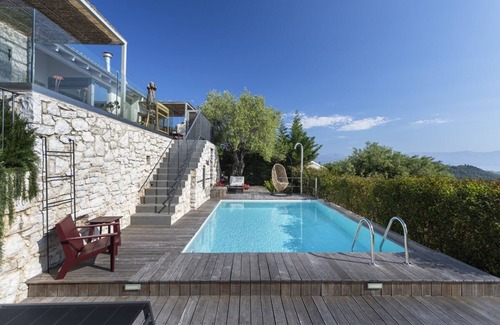 Magoulades Villa | Breathtaking sea view villa ! Accommodates 4 people, with a swimming pool.