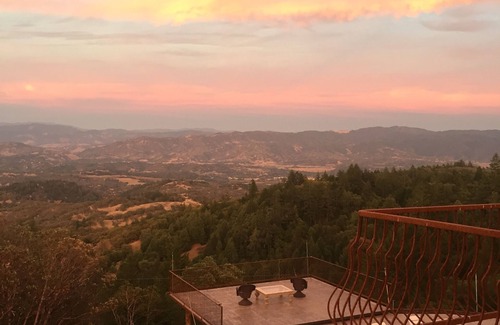 Ukiah House | Breathtaking View!