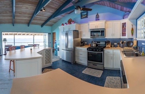 Havers Apartment | Breathtaking views , Jacuzzi , open plan house , 5 min to Nanny Cay Beach & Bar