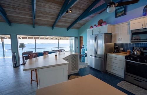 Havers Apartment | Breathtaking views , Jacuzzi , open plan house , 5 min to Nanny Cay Beach & Bar