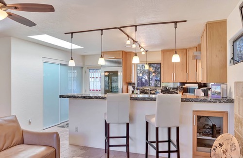 West Sedona House | BREATHTAKING VIEWS- Tranquil, Romantic Cottage with Hot Tub