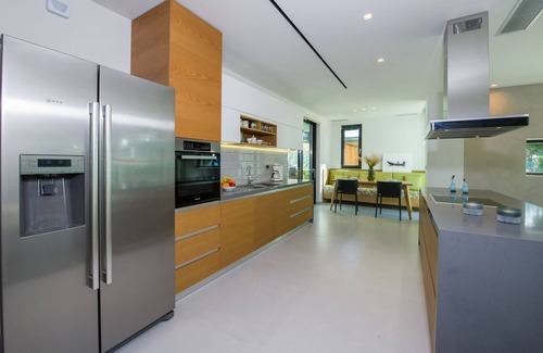 Chania Villa | Breezy 4 bedroom Villa with large garden, very close to Chania!
