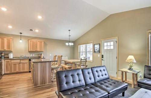 Breezy Point House | Breezy Point Cabin with Fire Pit - Walk to Lake