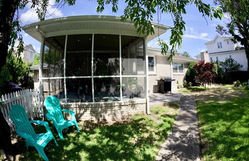 Northeast Virginia Beach Condo | Breezy, Quaint, and Dog- Friendly North End duplex.